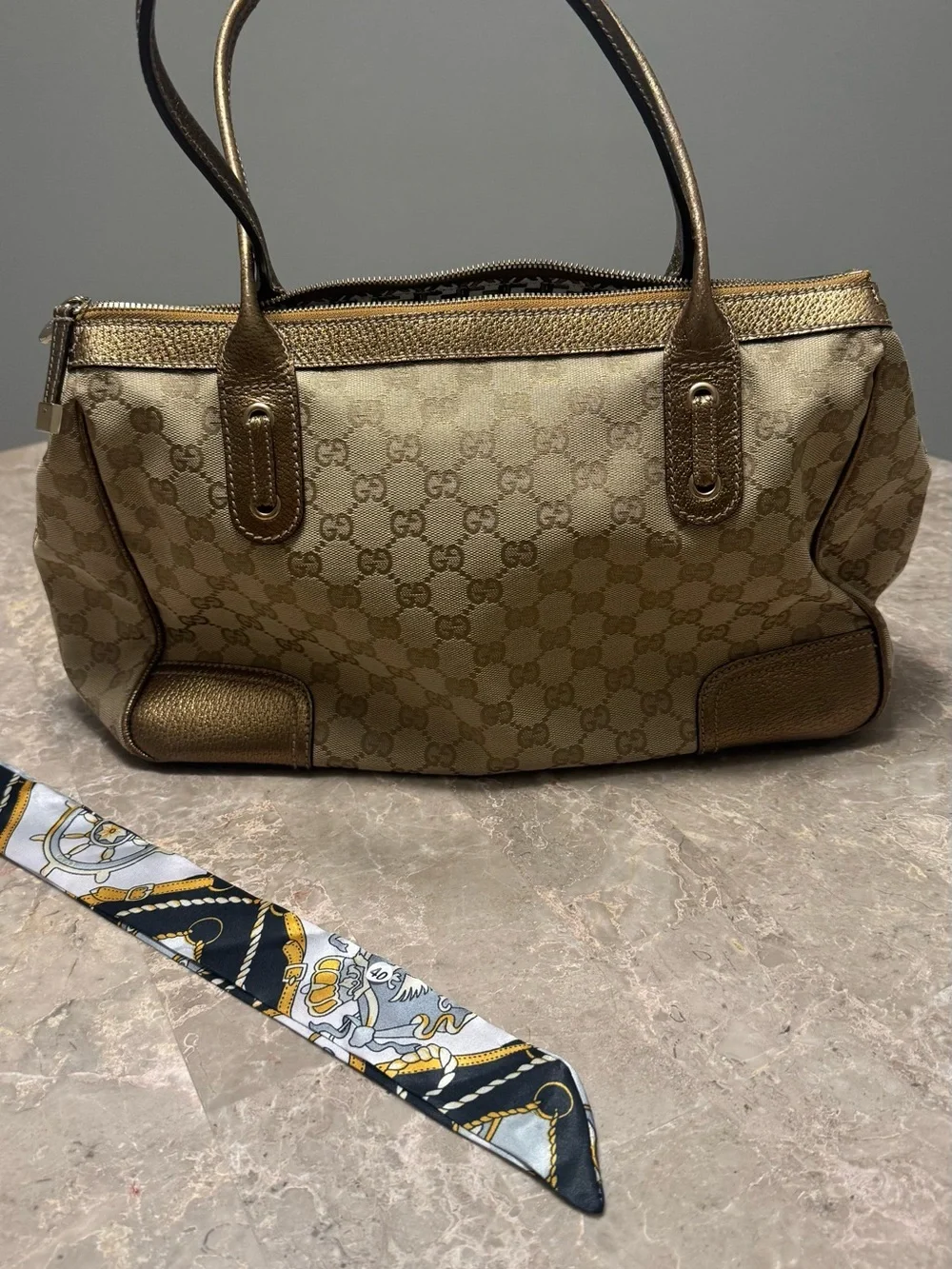 Gucci Beige and Gold Monogram Tote Bag with Bow Accent - Picture 2 of 3